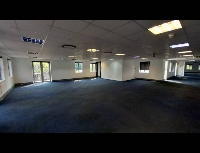 1,425M² OFFICE TO LET IN BRYANSTON